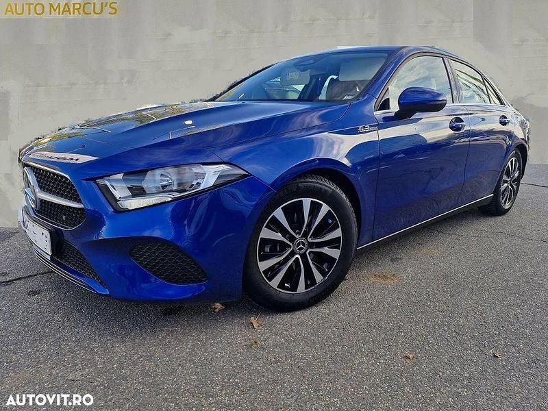 Culoarealbastru Utilizat 2024 Mercedes A200 Berlinǎ | 29.990 EUR (Super Preț) - Imagine 1/4