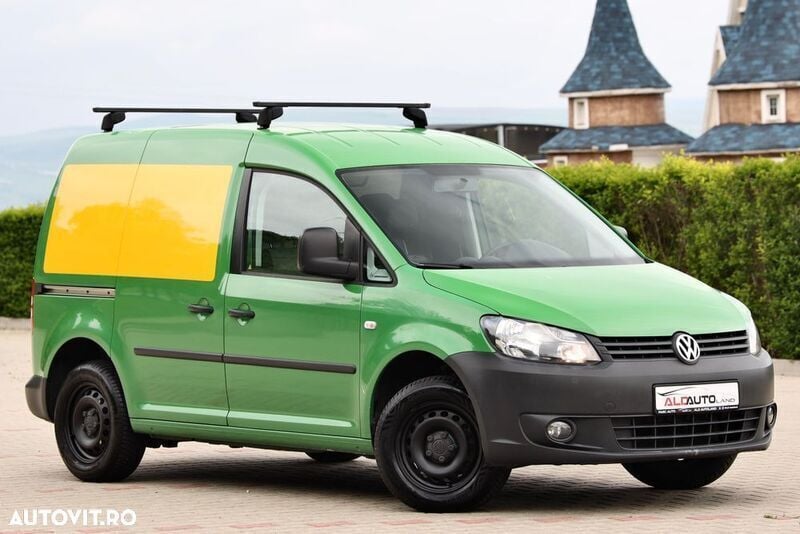 Second-hand VW Caddy 102 CP (75 kW) 2011 Verde Monovolum