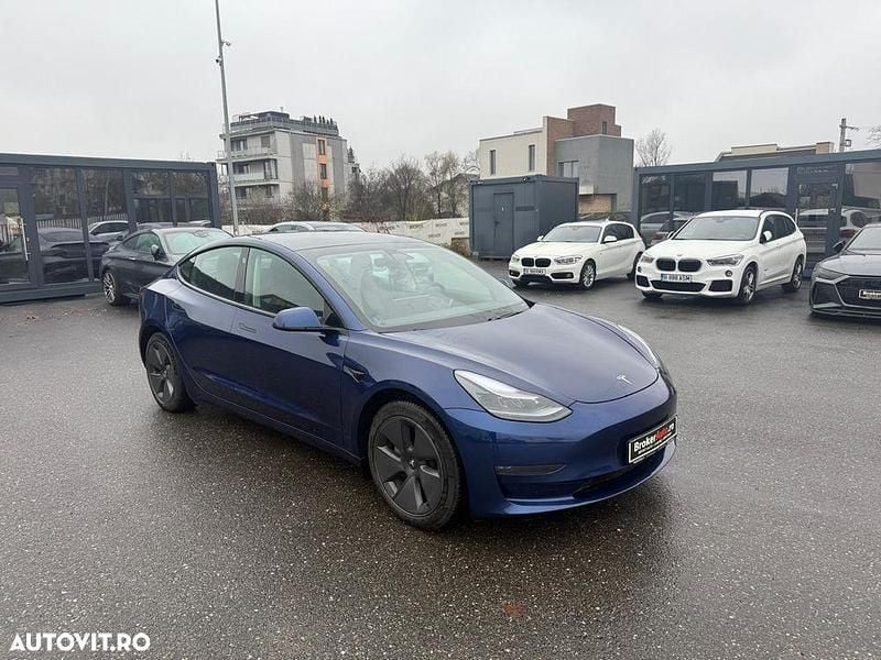 Second-hand Tesla Model 3 324 kW (441 CP) 2021 Culoarealbastru Berlinǎ