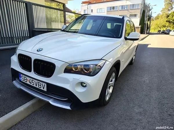 Alb Utilizat 2012 BMW X1 SUV | 5.799 EUR (Super Preț) - Imagine 1/4