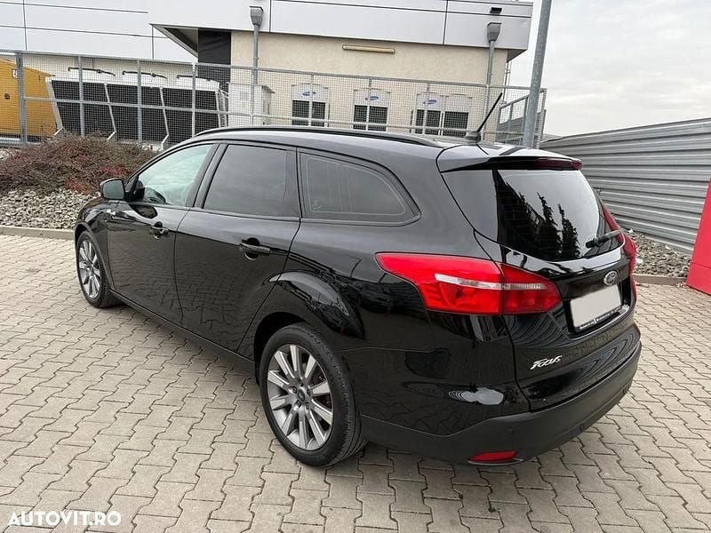 Second-hand Ford Focus 120 CP (88 kW) 2018 Culoarenegru Break