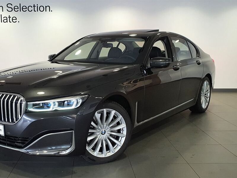 Sophisto grey brillant effect Utilizat 2020 BMW 750 Sport Line Berlinǎ | 76.900 EUR - Imagine 1/4