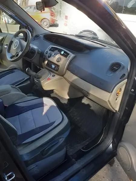 Gri Utilizat 2008 Renault Scénic II Monovolum | 1.050 EUR (Preț bun) - Imagine 1/4