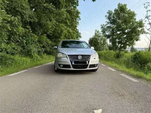 Gri Utilizat 2006 VW Polo Coupe | 1.600 EUR (Preț OK) - Imagine 1/4