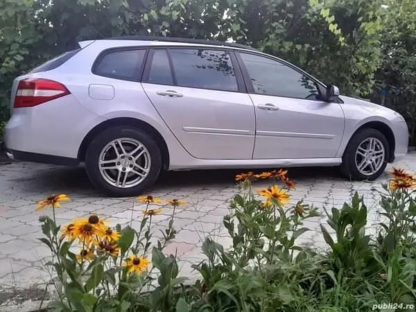 Utilizat 2010 Renault Laguna III Break | 3.350 EUR (Preț bun) - Imagine 1/4