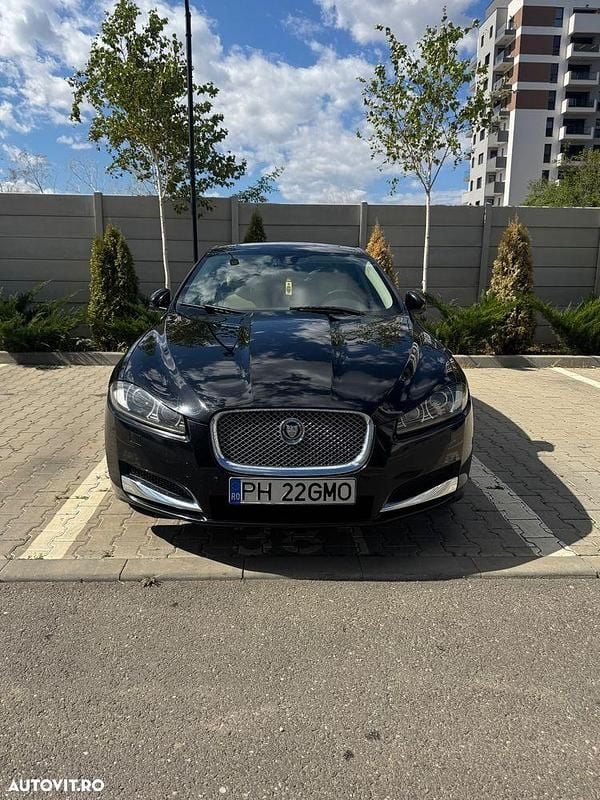 Culoarenegru Utilizat 2012 Jaguar XF Berlinǎ | 9.200 EUR (Preț OK) - Imagine 1/4