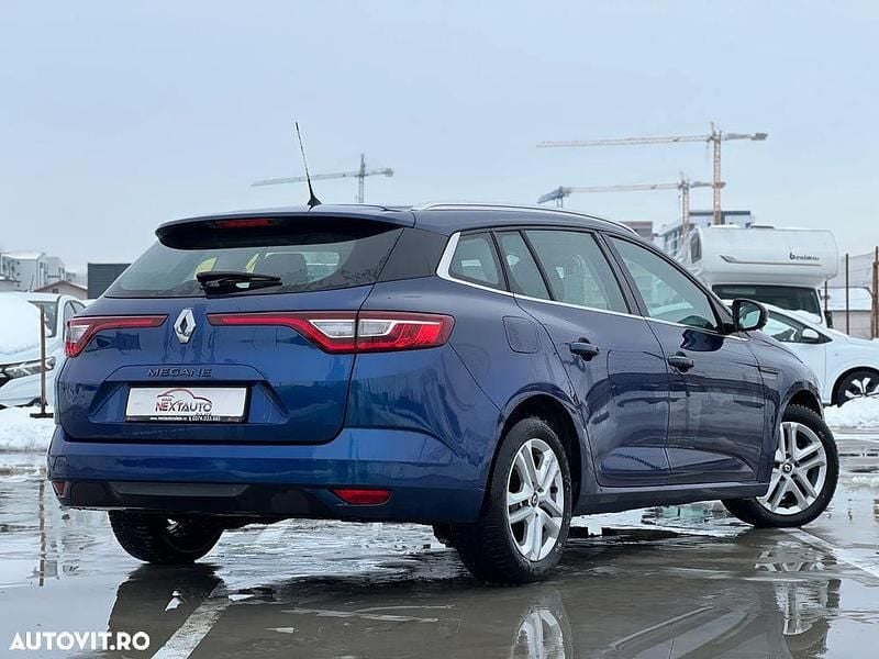 Second-hand Renault Mégane GrandTour Intens 110 CP (80 kW) 2018 Culoarealbastru Break