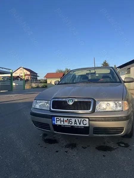 Utilizat 2007 Skoda Octavia Tour Berlinǎ | 2.300 EUR (Preț OK) - Imagine 1/4