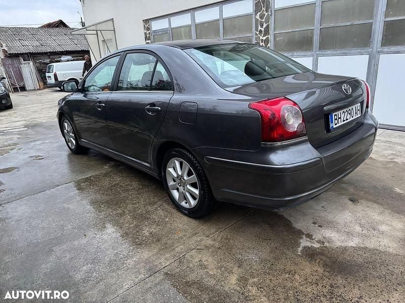 Second-hand Toyota Avensis 129 CP (94 kW) 2006 Culoaregri Berlinǎ