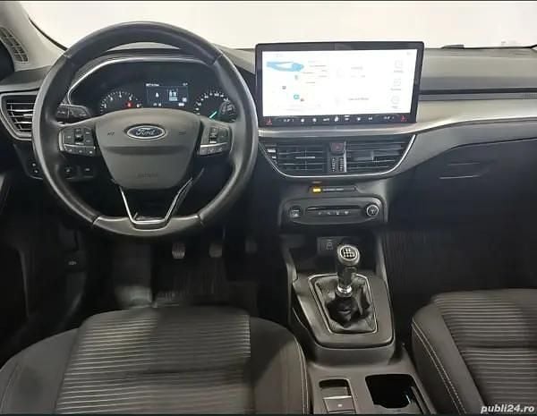 Second-hand Ford Focus 125 CP (91 kW) 2022 Alb Berlinǎ