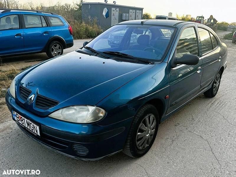 Culoarealbastru Utilizat 2000 Renault Mégane Berlinǎ | 3.900 EUR - Imagine 1/4