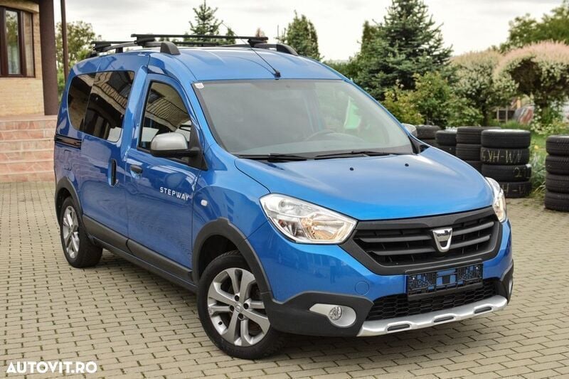 Albastru Utilizat 2017 Dacia Dokker Stepway Van | 6.499 EUR (Preț bun) - Imagine 1/4