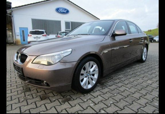 Maro Utilizat 2005 BMW 525 Berlinǎ | 7.100 EUR (Scump) - Imagine 1/4