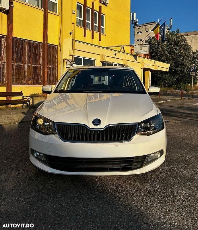 Culoarealb Utilizat 2015 Skoda Fabia Ambition | 6.990 EUR (Puțin scump) - Imagine 1/4