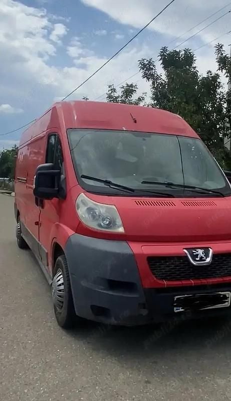 Second-hand Peugeot Boxer 130 CP (95 kW) 2007 Rosu Van