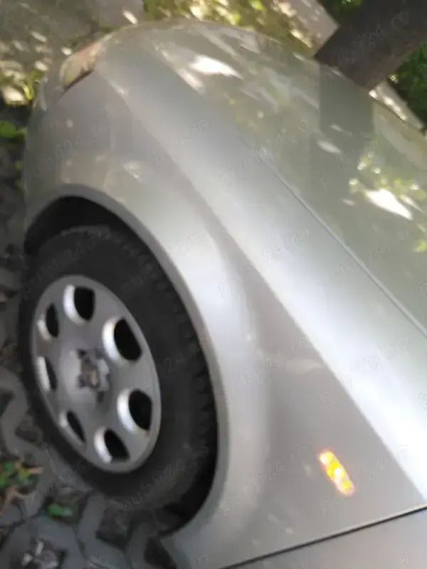 Second-hand Audi A4 100 CP (73 kW) 2001 Berlinǎ