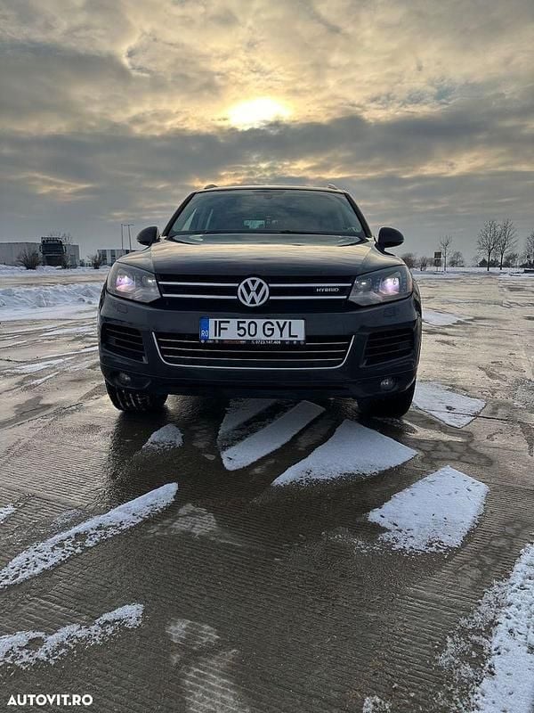 Culoaregri Utilizat 2011 VW Touareg SUV | 9.900 EUR - Imagine 1/4