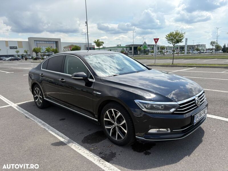 Negru Utilizat 2018 VW Passat Highline Berlinǎ | 17.000 EUR (Preț bun) - Imagine 1/4