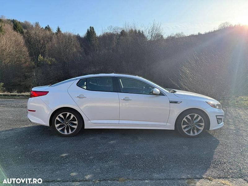 Second-hand Kia Optima GT 245 CP (180 kW) 2015 Culoarealb Berlinǎ
