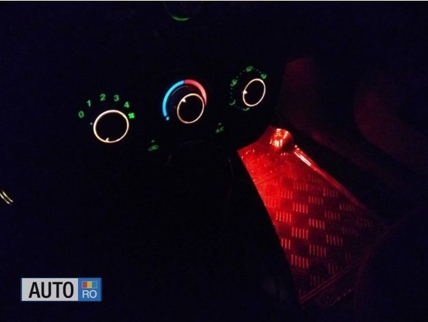 Gri Utilizat 2007 Ford Fiesta Hatchback | 2.200 EUR (Preț OK) - Imagine 1/1