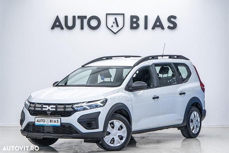 Culoarealb Utilizat 2023 Dacia Jogger Comfort Monovolum | 13.250 EUR (Super Preț) - Imagine 1/4