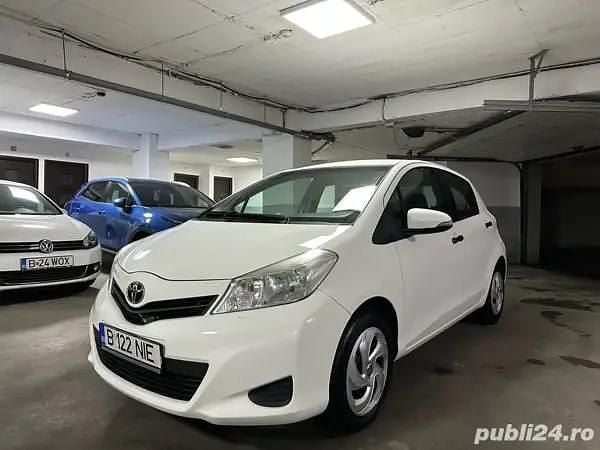 Utilizat 2013 Toyota Yaris Hatchback | 5.300 EUR (Super Preț) - Imagine 1/4