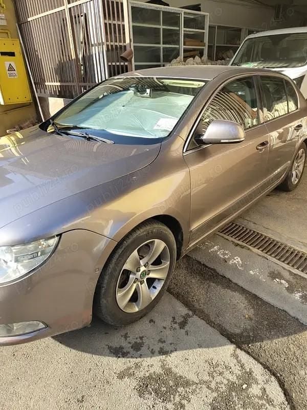 Utilizat 2011 Skoda Superb GreenLine Hatchback | 4.300 EUR (Preț OK) - Imagine 1/4