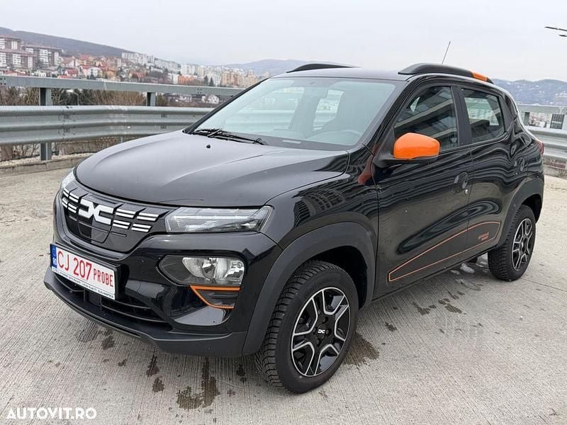Second-hand Dacia Spring Essentiel 33 kW (45 CP) 2023 Culoarenegru Hatchback