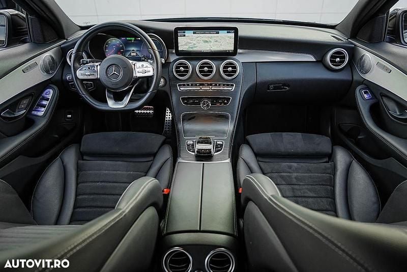 Second-hand Mercedes C300e AMG line 313 CP (230 kW) 2021 Negru Berlinǎ
