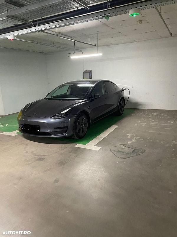 Second-hand Tesla Model 3 208 kW (283 CP) 2023 Culoaregri Berlinǎ