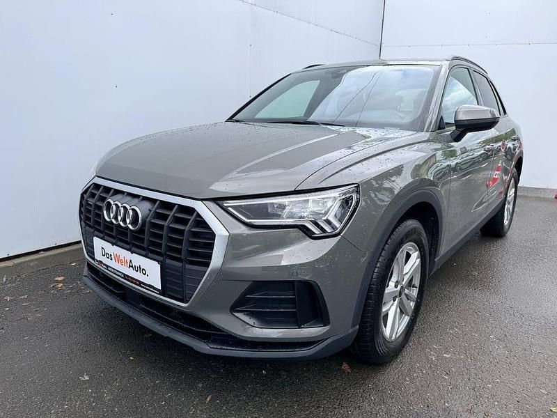 Gri mediu normal Utilizat 2022 Audi Q3 SUV | 31.950 EUR (Scump) - Imagine 1/4