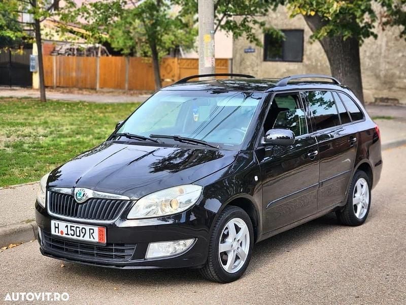 Culoarenegru Utilizat 2011 Skoda Fabia Family Break | 2.990 EUR (Preț OK) - Imagine 1/4