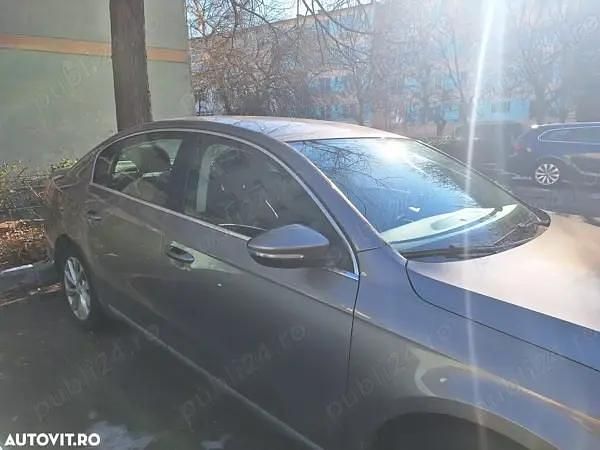 Second-hand VW Passat 160 CP (117 kW) 2011 Bej Berlinǎ