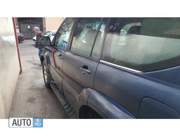 Albastru Utilizat 2004 Toyota Land Cruiser SUV | 9.000 EUR - Imagine 1/4
