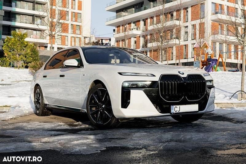 Culoarealb Utilizat 2024 BMW 740 Comfort Edition Berlinǎ | 96.500 EUR (Preț bun) - Imagine 1/4