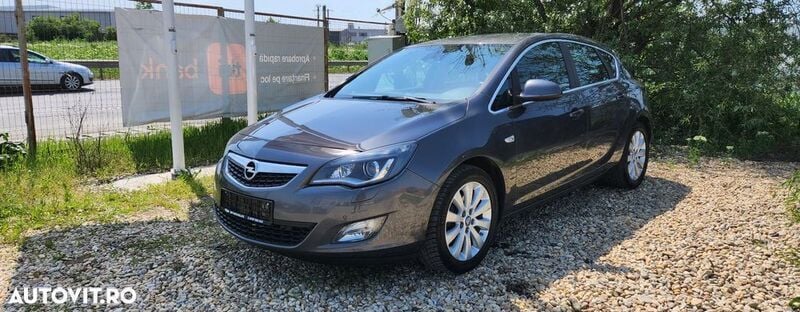 Gri Utilizat 2011 Opel Astra Innovation Hatchback | 4.538 EUR (Preț OK) - Imagine 1/4