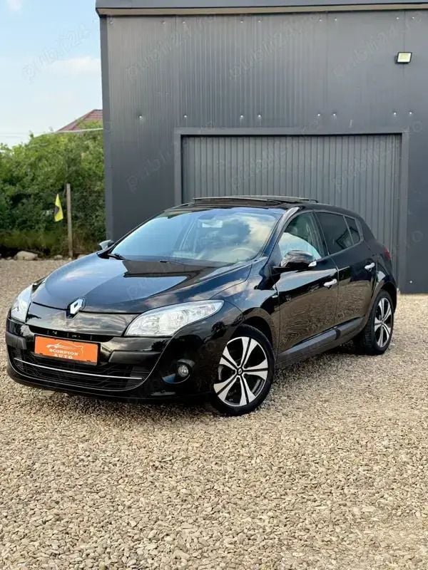 Negru Utilizat 2011 Renault Mégane III Bose Edition Berlinǎ | 4.600 EUR (Preț OK) - Imagine 1/4