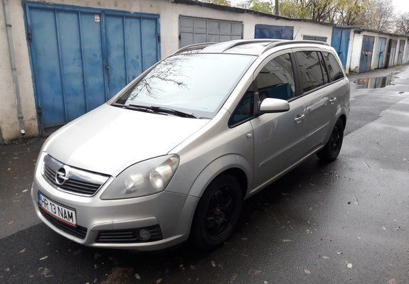 Crem Utilizat 2006 Opel Zafira Monovolum | 3.990 EUR (Puțin scump) - Imagine 1/4