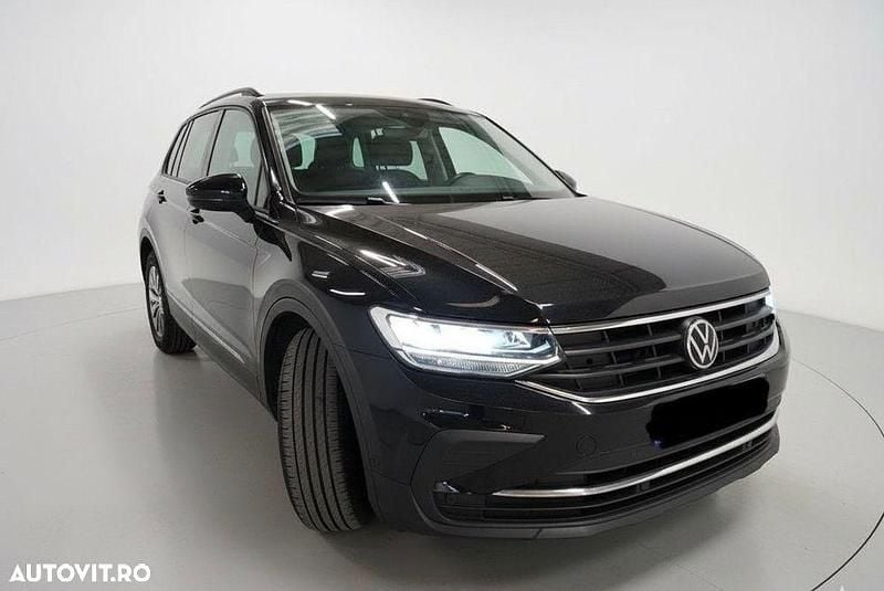 Culoarenegru Utilizat 2022 VW Tiguan SUV | 21.999 EUR (Super Preț) - Imagine 1/4