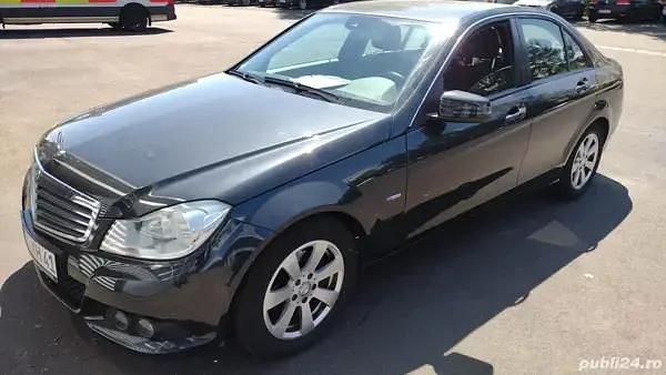 Negru Utilizat 2011 Mercedes C180 Berlinǎ | 8.500 EUR - Imagine 1/4