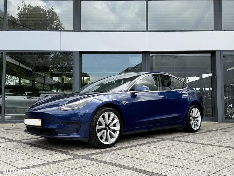 Second-hand Tesla Model 3 Standard Range 239 kW (325 CP) 2020 Culoarealbastru Berlinǎ
