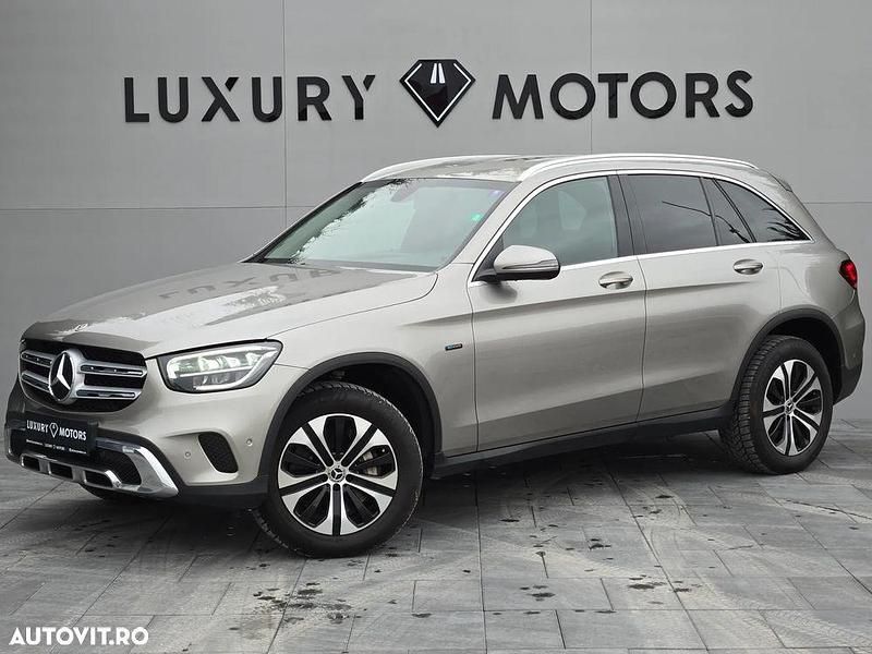 Culoarebej Utilizat 2021 Mercedes GLC300e SUV | 29.990 EUR (Scump) - Imagine 1/4