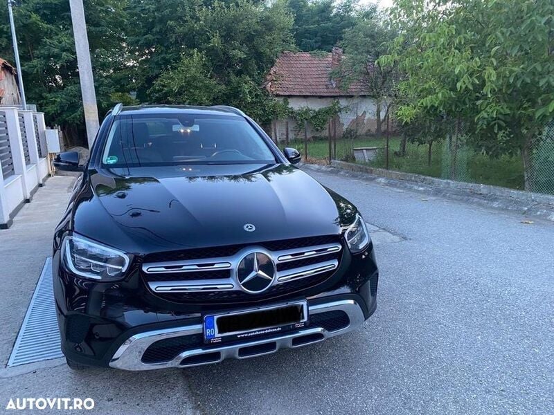Negru Utilizat 2020 Mercedes GLC200 SUV | 35.000 EUR (Scump) - Imagine 1/4