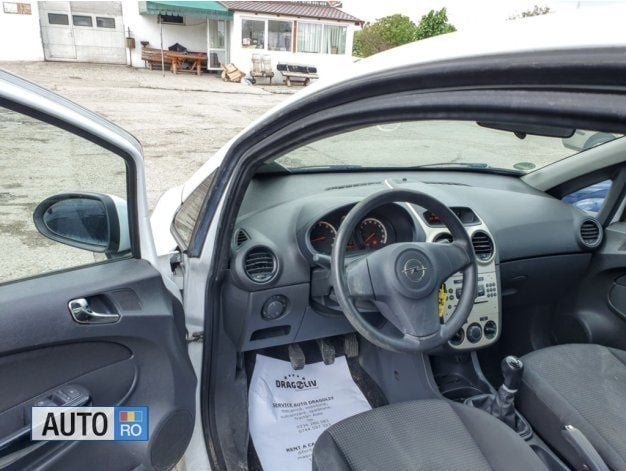 Second-hand Opel Corsa 70 CP (51 kW) 2009 Alb Hatchback