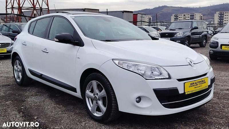 Culoarealb Utilizat 2012 Renault Mégane III Bose Edition Hatchback | 5.999 EUR (Scump) - Imagine 1/4