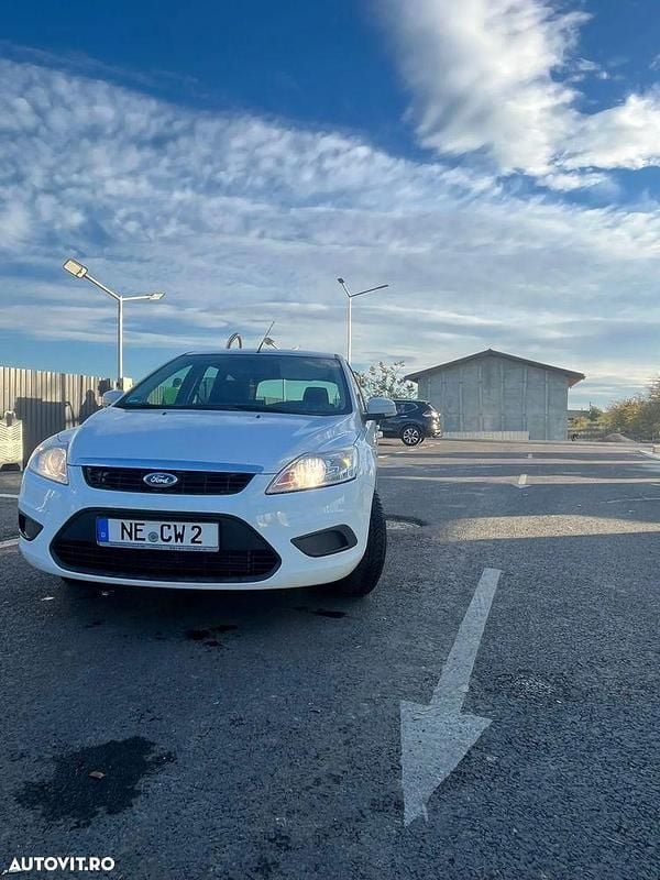 Culoarealb Utilizat 2009 Ford Focus Ambiente Break | 2.450 EUR (Preț OK) - Imagine 1/4