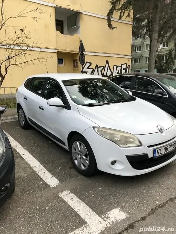 Utilizat 2012 Renault Mégane III Break | 4.200 EUR (Preț OK) - Imagine 1/4