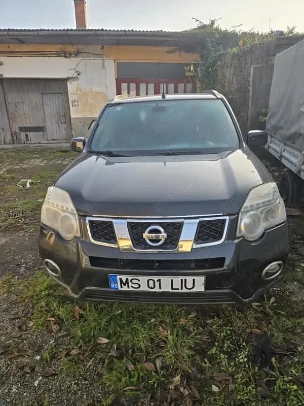Negru Utilizat 2011 Nissan X-Trail SUV | 7.000 EUR (Preț OK) - Imagine 1/4