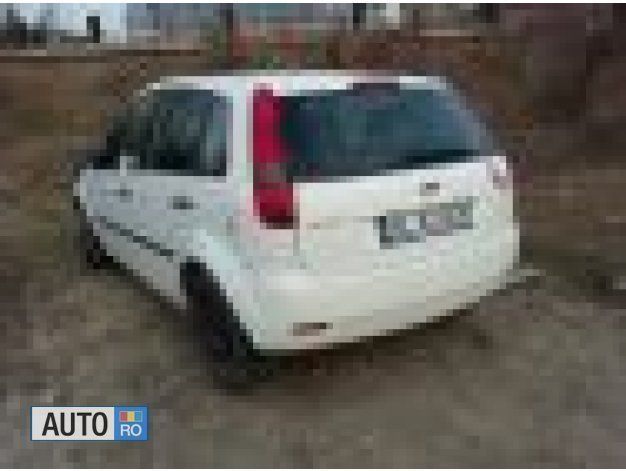 Second-hand Ford Fiesta Ghia 68 CP (50 kW) 2005 Alb Hatchback