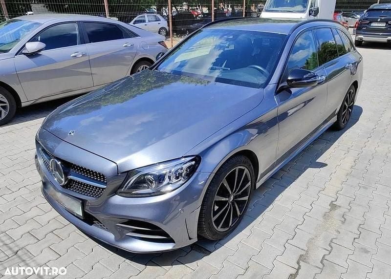 Gri Utilizat 2020 Mercedes C300 AMG line Break | 21.990 EUR (Preț bun) - Imagine 1/4